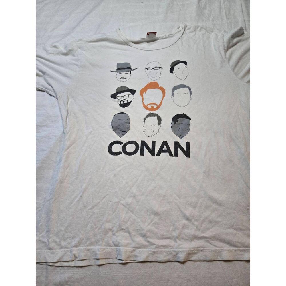 BustedTees T-Shirt XXL White Conan O'Brien  Multi Face Comedian See pics stain
